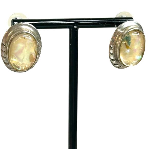 Vintage Oval Abalone Silver Tone Boho Southwest Pierced Earrings Signed Best - Picture 2 of 6